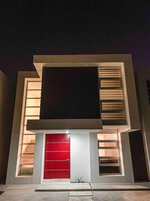 Casa Moderna Y Elegante En El Corazon De Ensenada! Βίλα Εξωτερικό φωτογραφία